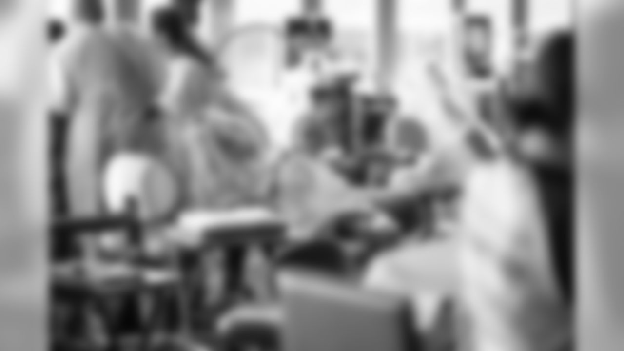 Los Angeles Chargers and BioLase Partner with TeamSmile to
Provide Free Dental Care to Children