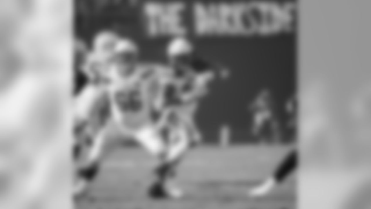 Los Angeles Chargers vs Oakland Raiders at Oakland Alameda Coliseum on Sunday, November 11, 2018 in Oakland, CA. Final score: LAC 20 - OAK 6