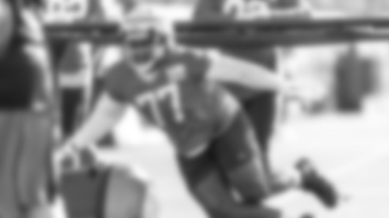 #77 | DT | CARAUN REID