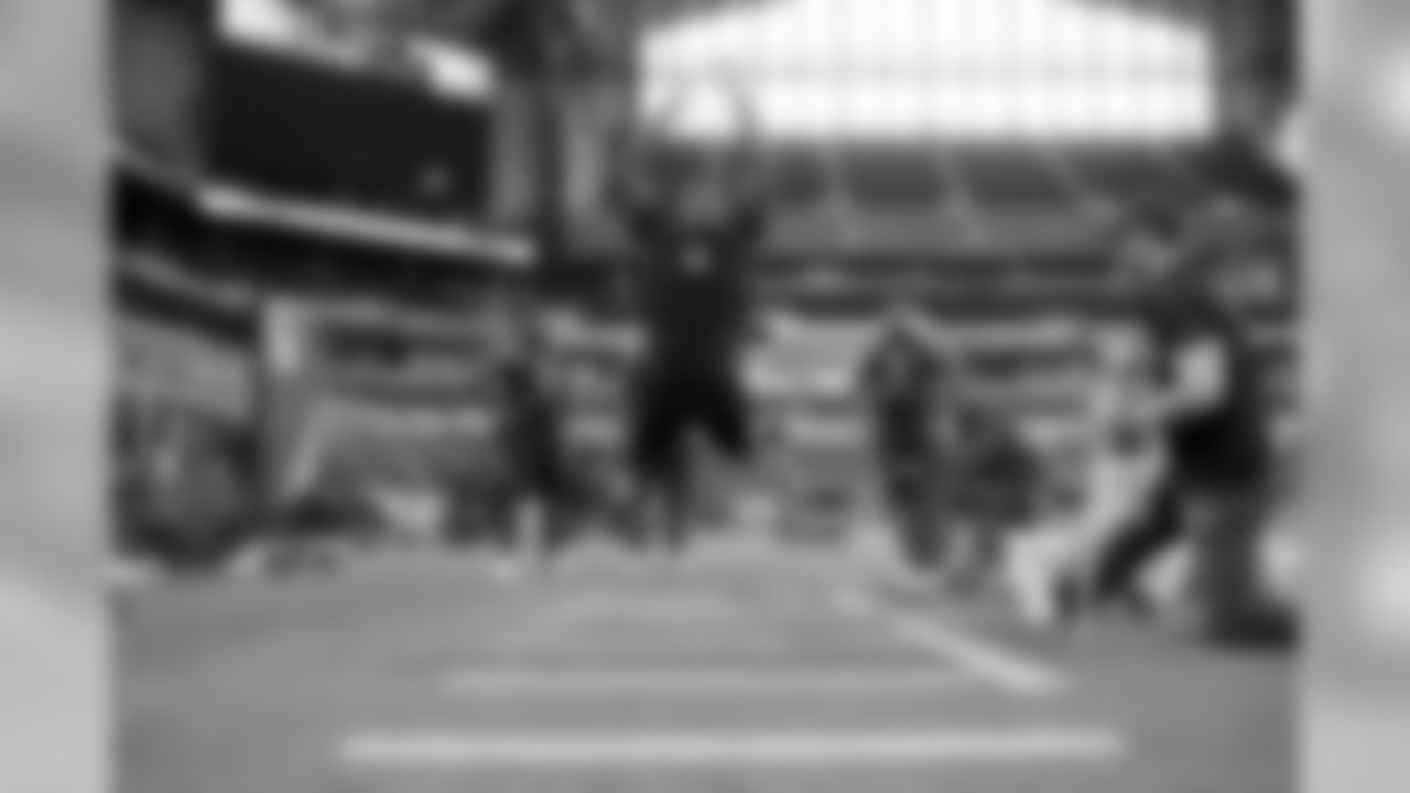 ap_18064124390200.jpg
