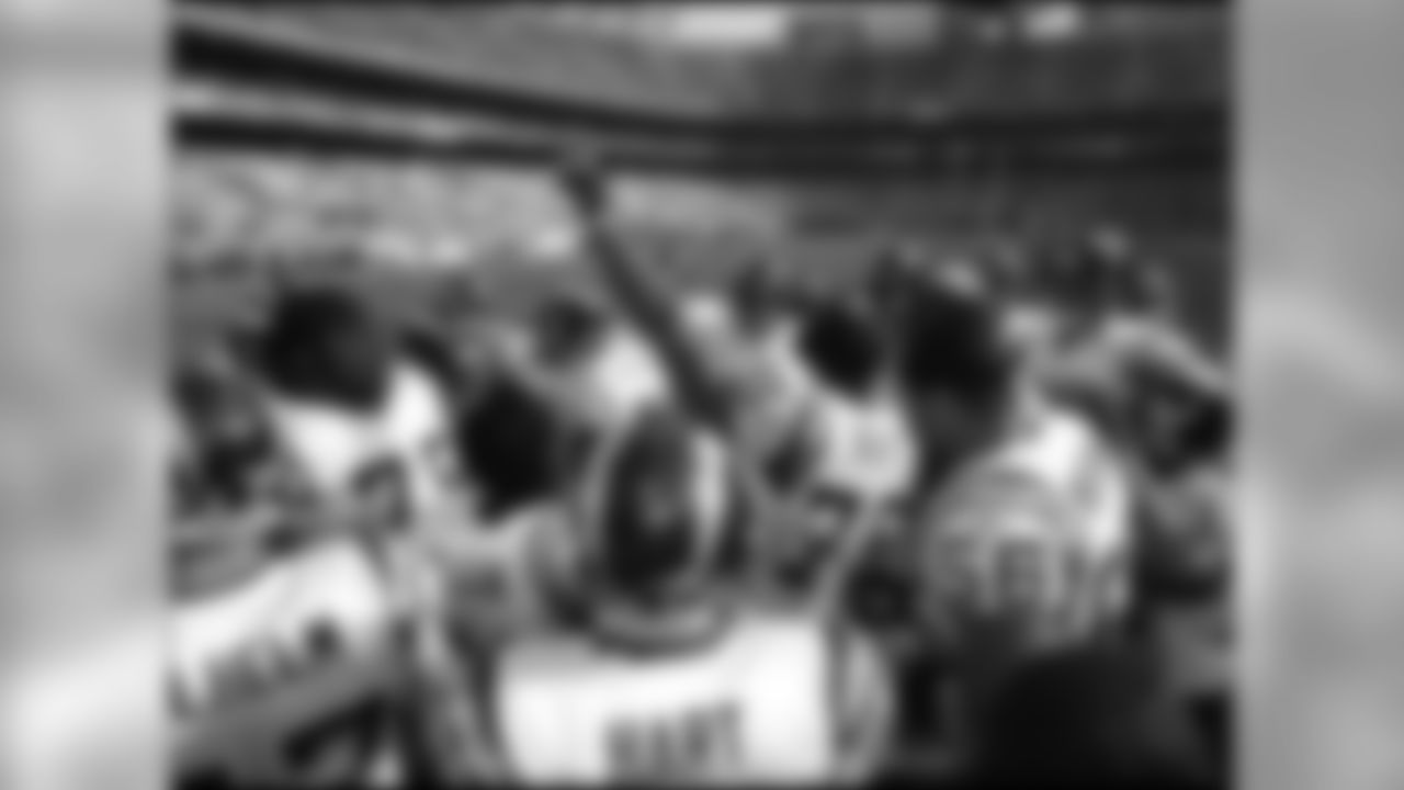 A last minute stand at the Meadowlands gave the Chargers their fifth win of the season. The Bolts stopped New York four times inside their own 10-yard line to preserve a 31-26 victory.