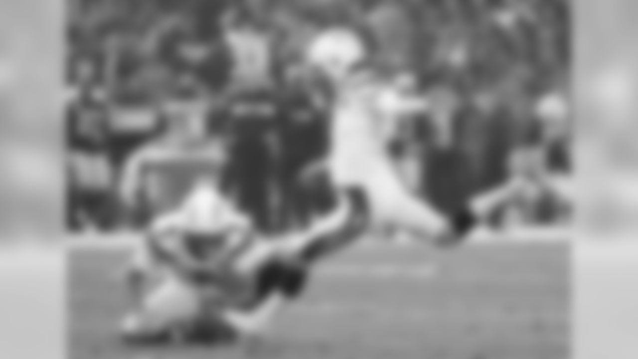Los Angeles Chargers vs Oakland Raiders at Oakland Alameda Coliseum on Sunday, November 11, 2018 in Oakland, CA. Final score: LAC 20 - OAK 6