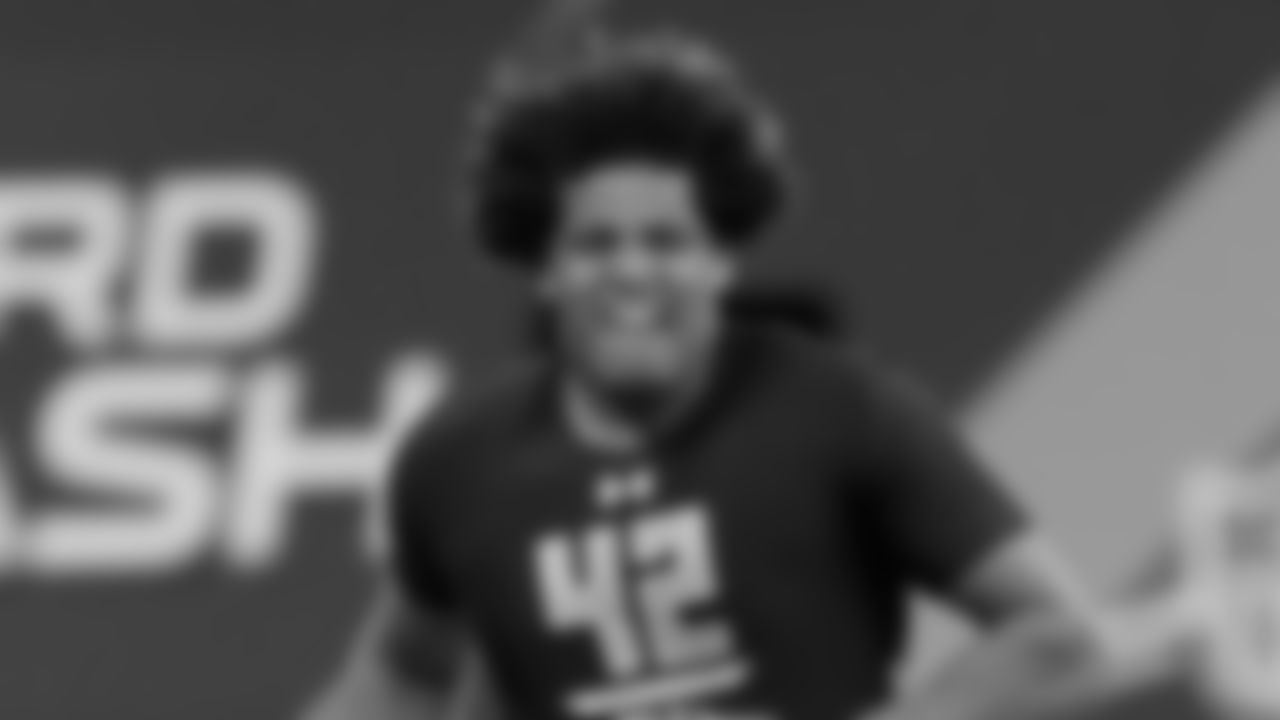 Isaac Rochell runs the 40-yard dash at the NFL Scouting Combine.