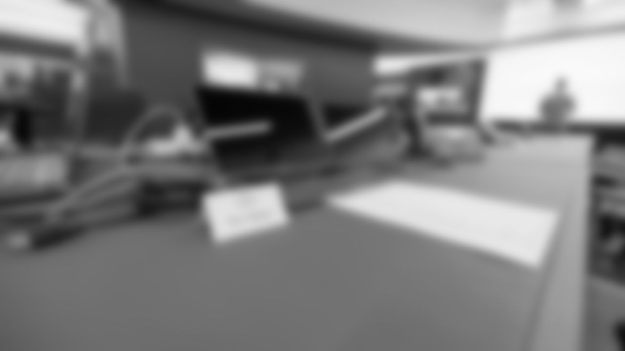 220428_DraftRoomGallery_014