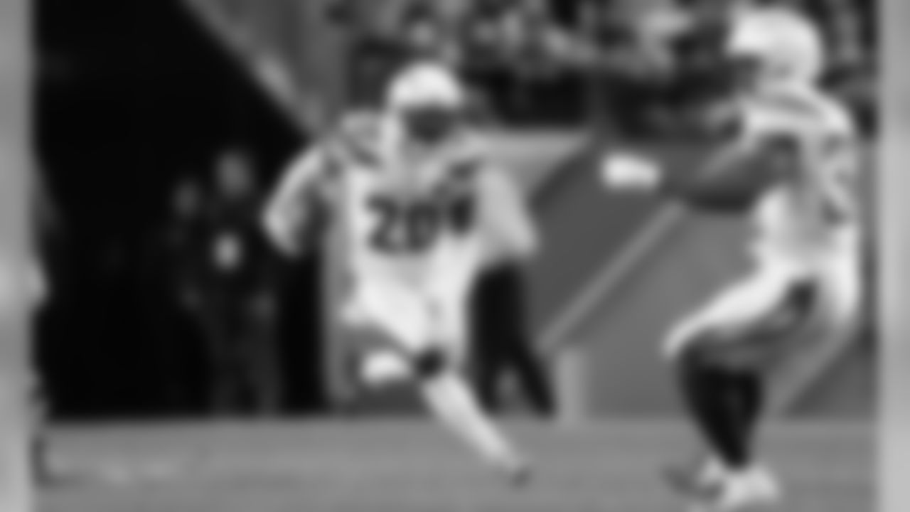Desmond King runs upfield with blocking assist from Derwin James during the Week 13 matchup against the Pittsburgh Steelers.