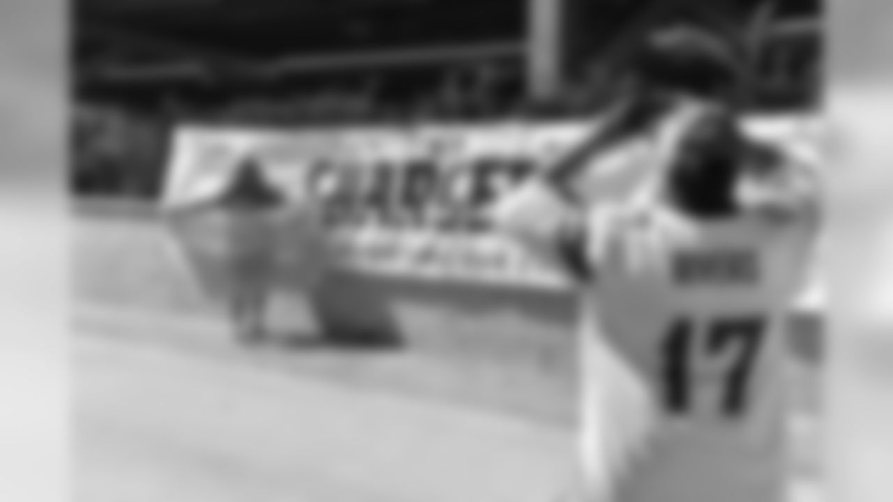 101717_crucial_catch_184.jpg