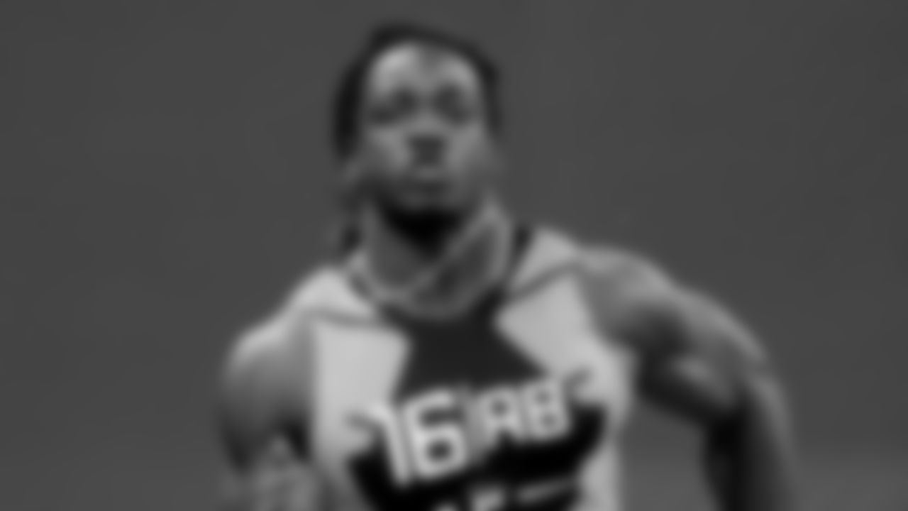 Melvin Gordon runs the 40-yard dash at the NFL Scouting Combine.