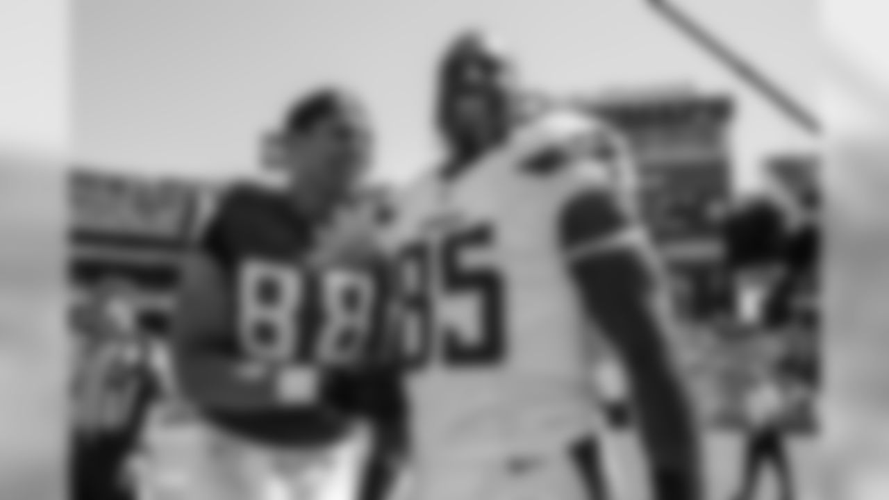 The San Diego Chargers fell for the first time this season at the hands of the unbeaten Atlanta Falcons, 27-3 on Sunday, September 23, 2012.