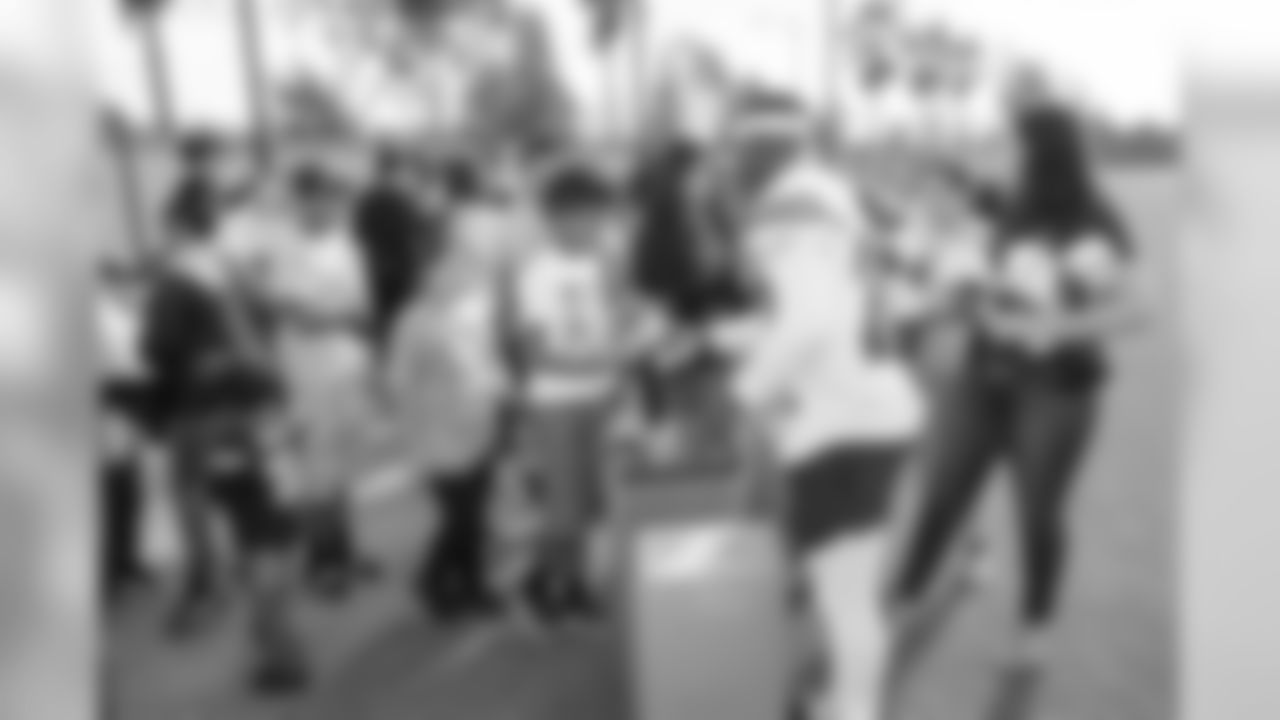 122018_Haywards_Hands051