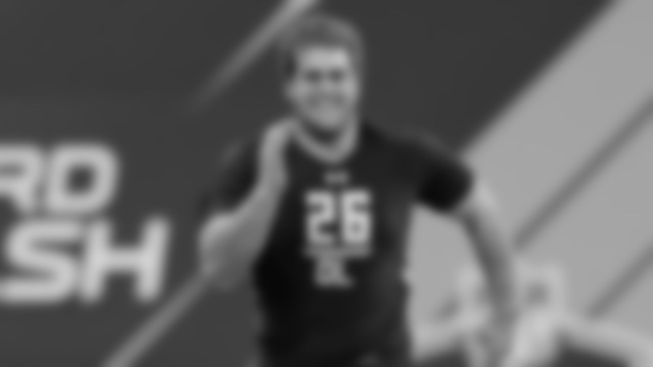 Forrest Lamp runs the 40-yard dash at the NFL Scouting Combine.