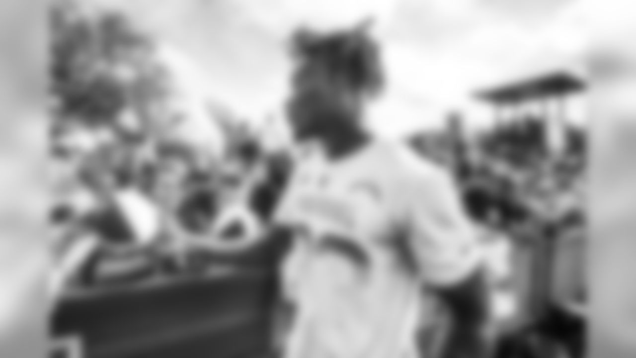 Derwin James signs autographs for fans following Pro Bowl practice on Thursday, Jan. 24, 2019 in Orlando, FL.