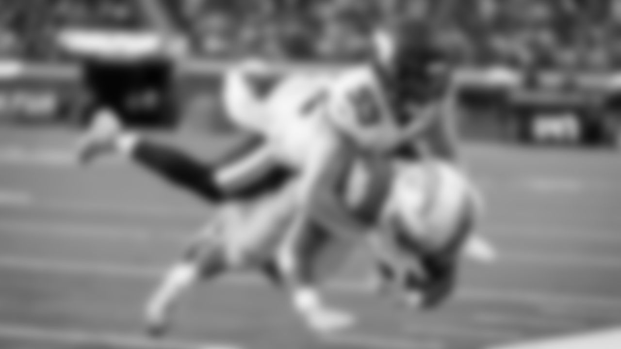 21TopShots_Ekeler_030