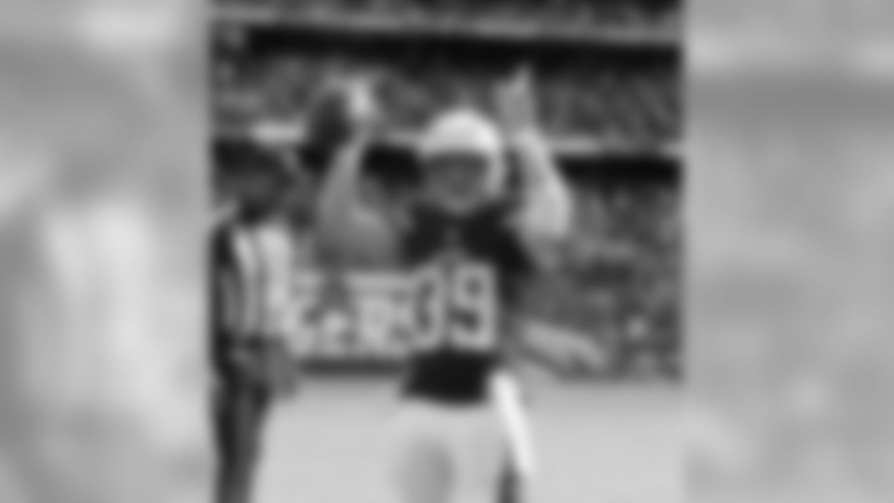 The Chargers beat the Miami Dolphins in the final home game of the 2015 season 30-14.