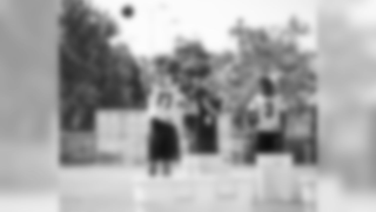 0892418_QB_Challenge_025