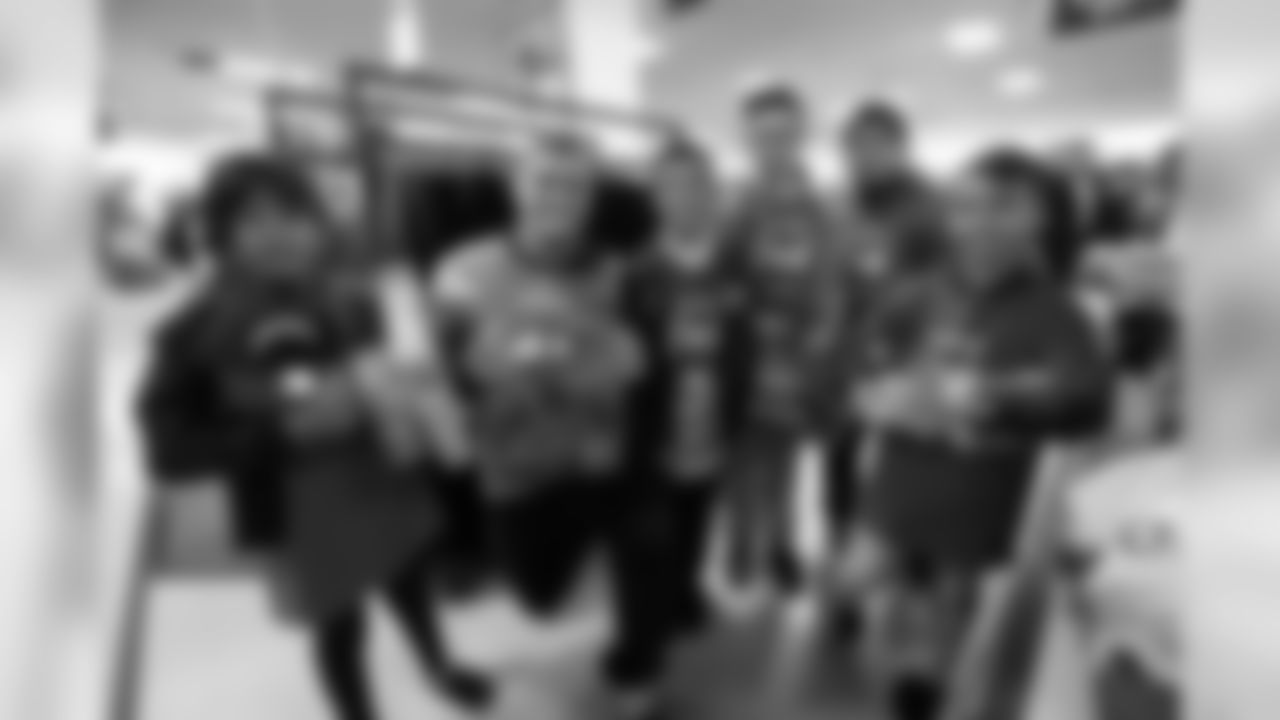 191203_Watt_GivingSpree_JCPenney_CME_022