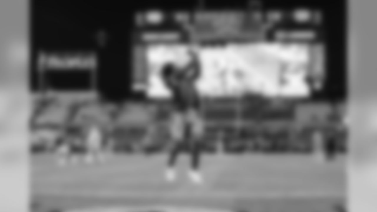 Geremy Davis warms up before the Week 13 matchup against the Pittsburgh Steelers at Heinz Field.