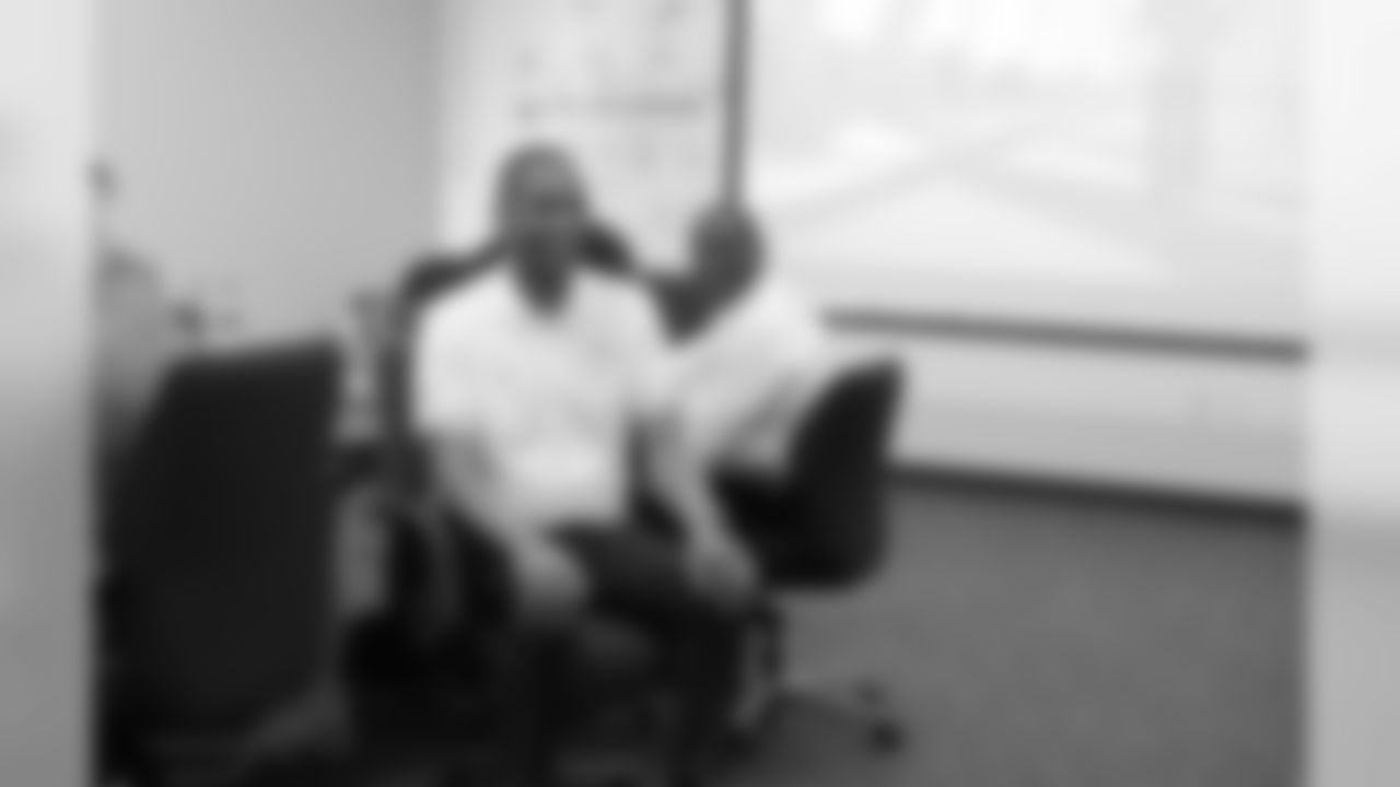 042519_Draft_Room_034