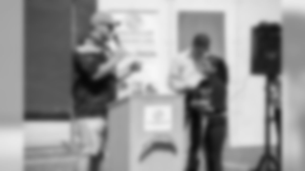 071218_Ribbon_Cutting_048