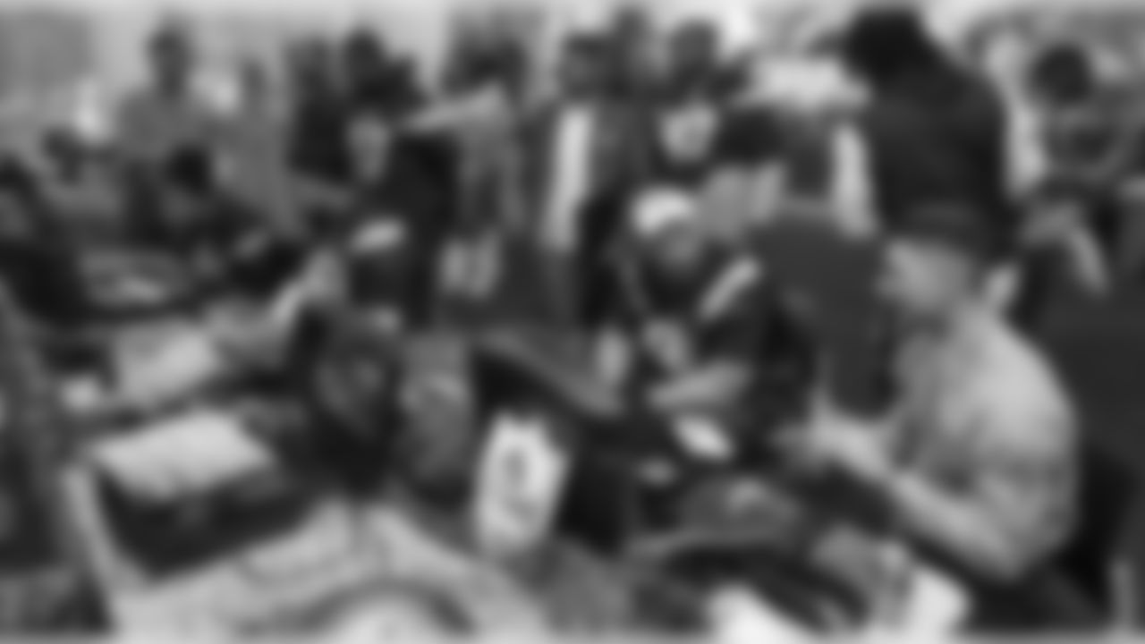 111717_pros_vs_joes_029.jpg