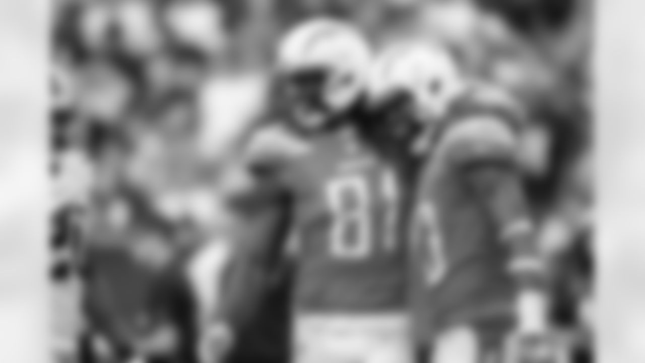Oakland Raiders at Los Angeles Chargers on Sunday, October 07, 2018 in Carson, CA. Final score: OAK 10 - LAC 26