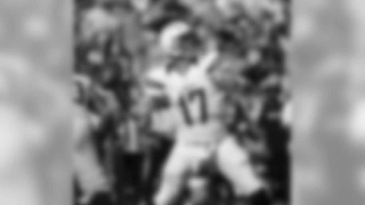 The San Diego Chargers fell for the first time this season at the hands of the unbeaten Atlanta Falcons, 27-3 on Sunday, September 23, 2012.