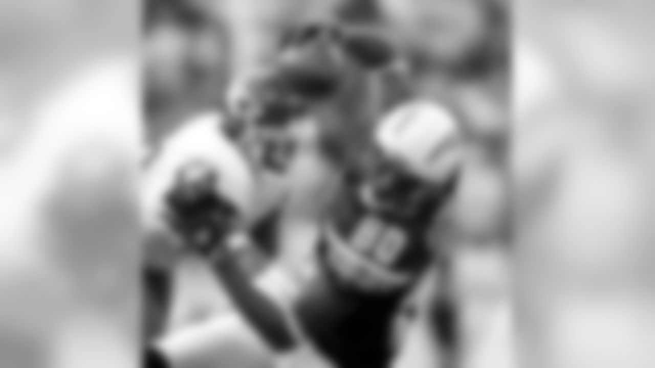 The San Diego Chargers took a fourth-quarter lead and then spoil a Kansas City Chiefs two-point conversion to escape with a 20-19 victory on a windy afternoon on Sunday, November 9, 2008.