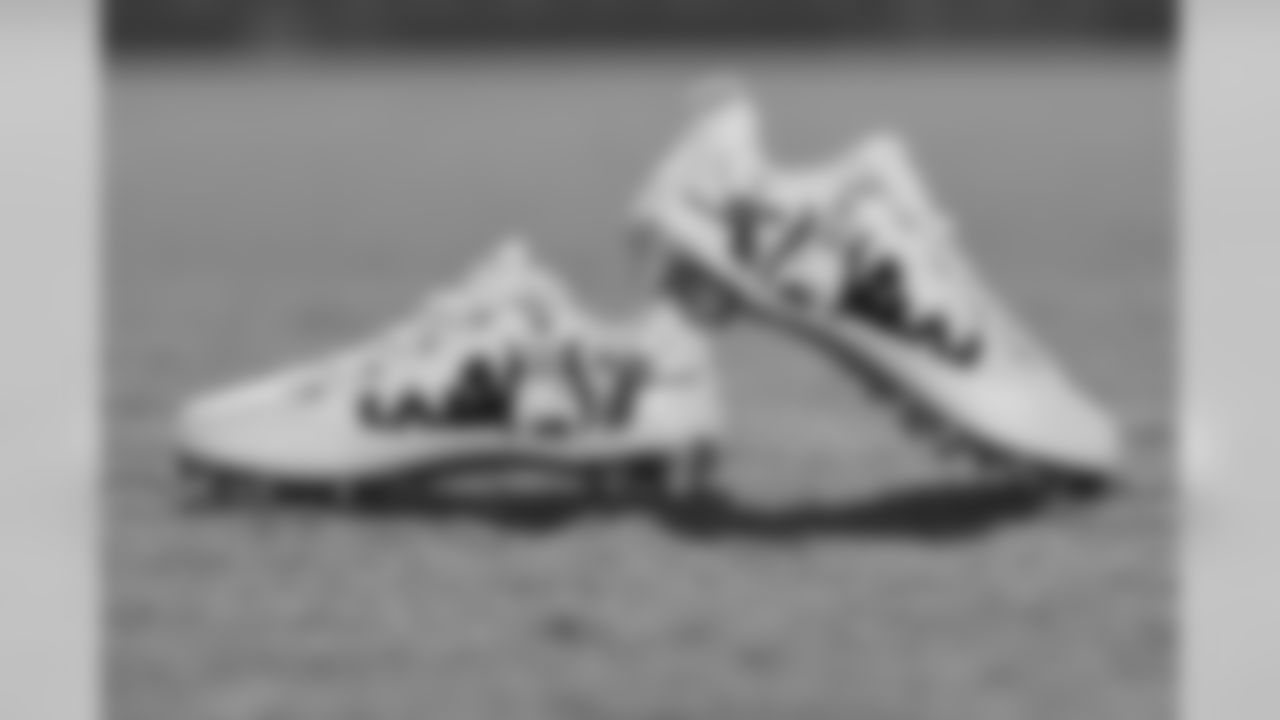 112117_cleats_044.jpg