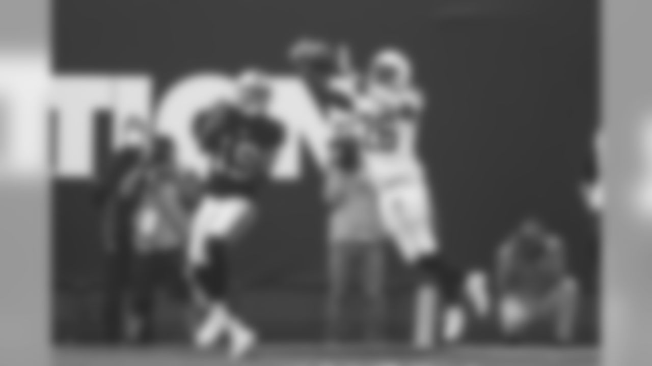Los Angeles Chargers vs Oakland Raiders at Oakland Alameda Coliseum on Sunday, November 11, 2018 in Oakland, CA. Final score: LAC 20 - OAK 6