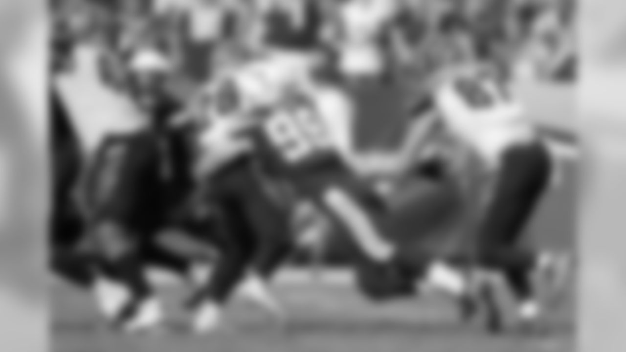 Joey Bosa makes a tackle vs. the Cincinnati Bengals on Sun. Dec. 9, 2018 at StubHub Center.