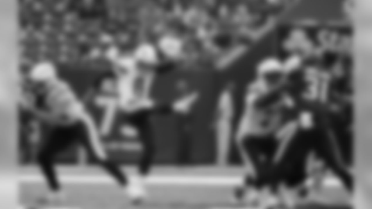 112816_sdvshou_mn_394.jpg