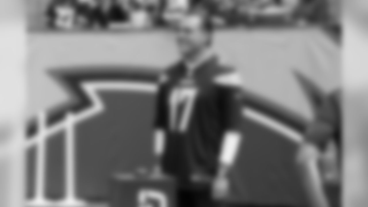 City Attorney of Los Angeles and founder of LA United Futbol Academy for Disadvantaged Youth, Rocky Delgadillo, fired the cannon to kick off the Bolts week 4 matchup versus the San Fransisco 49ers
