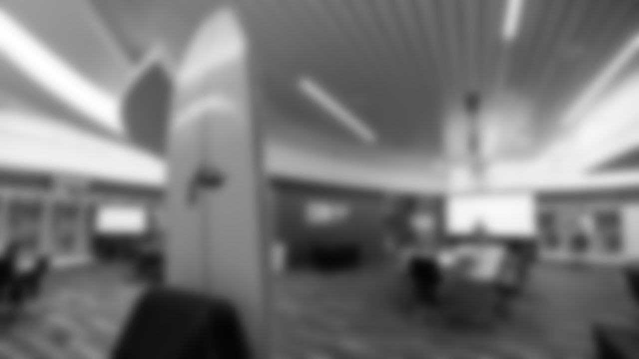 220428_DraftRoomGallery_015
