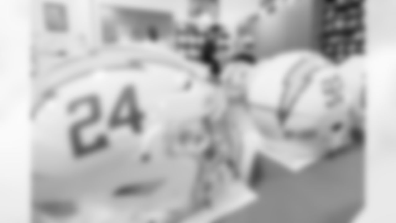 The Chargers 2023 rookie class gets fitted for their gear