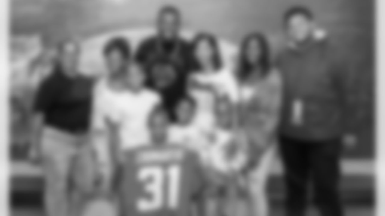 2221022_Cromartie_Liuget_Contract_MN_022