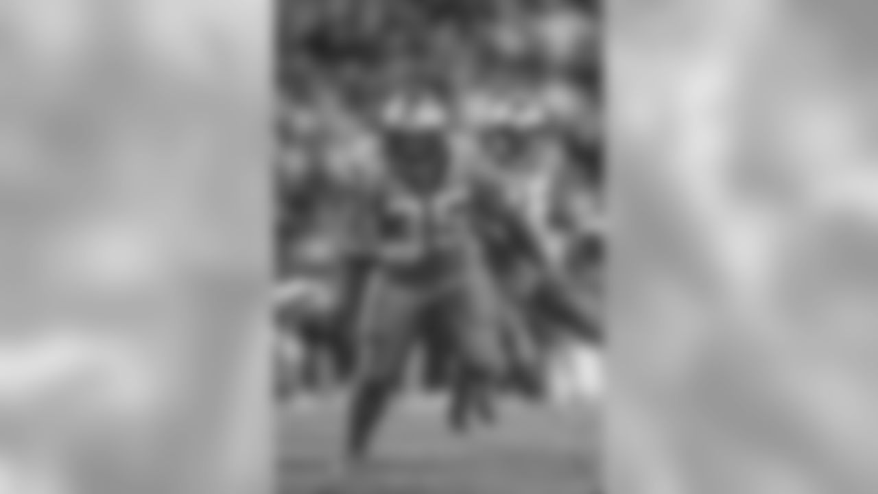 10_fb_mike_tolbert.jpg
