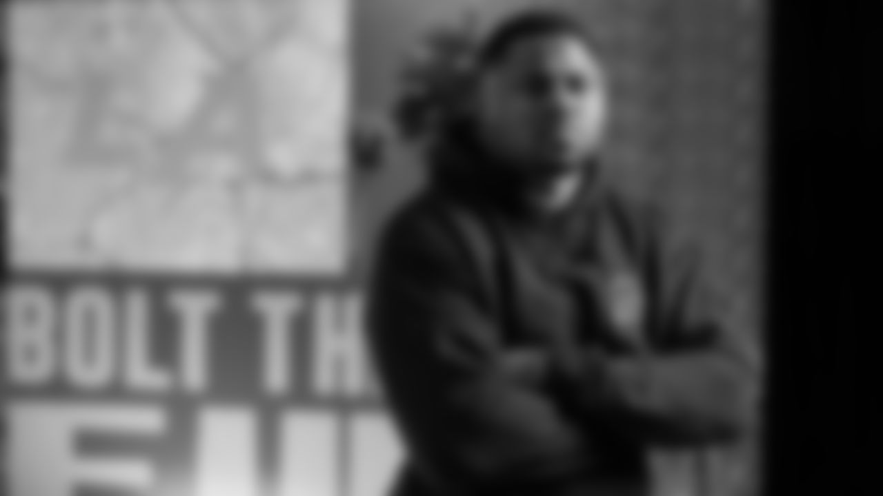 220316_KhalilMack_Studio_MN_048