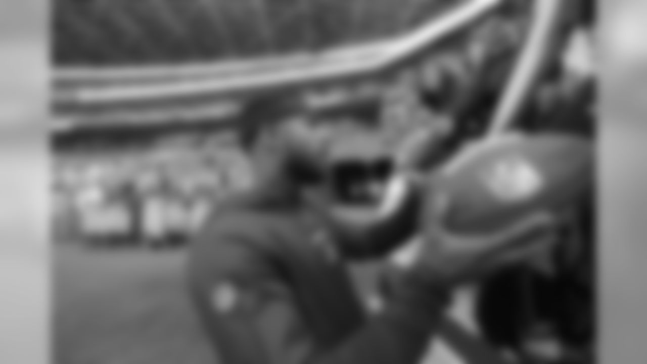 Casey Hayward signs autographs before the Week 9 matchup against the Seattle Seahawks at CenturyLink Field.