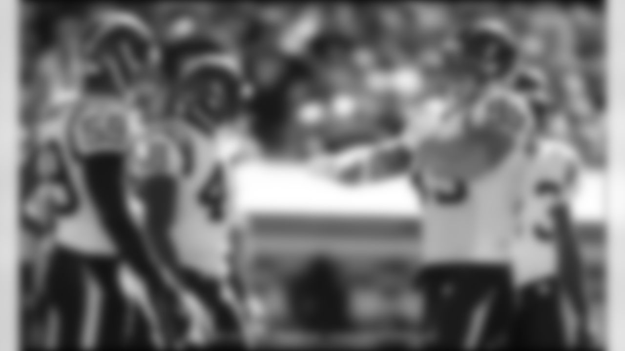Led by yet another huge day from LaDainian Tomlinson, the Chargers picked up their fourth-straight win over the rival Raiders at McAfee Coliseum Sunday. The Bolts evened their record at 3-3 with the 27-14 victory. (Photo: Chargers.com/Mike Nowak)