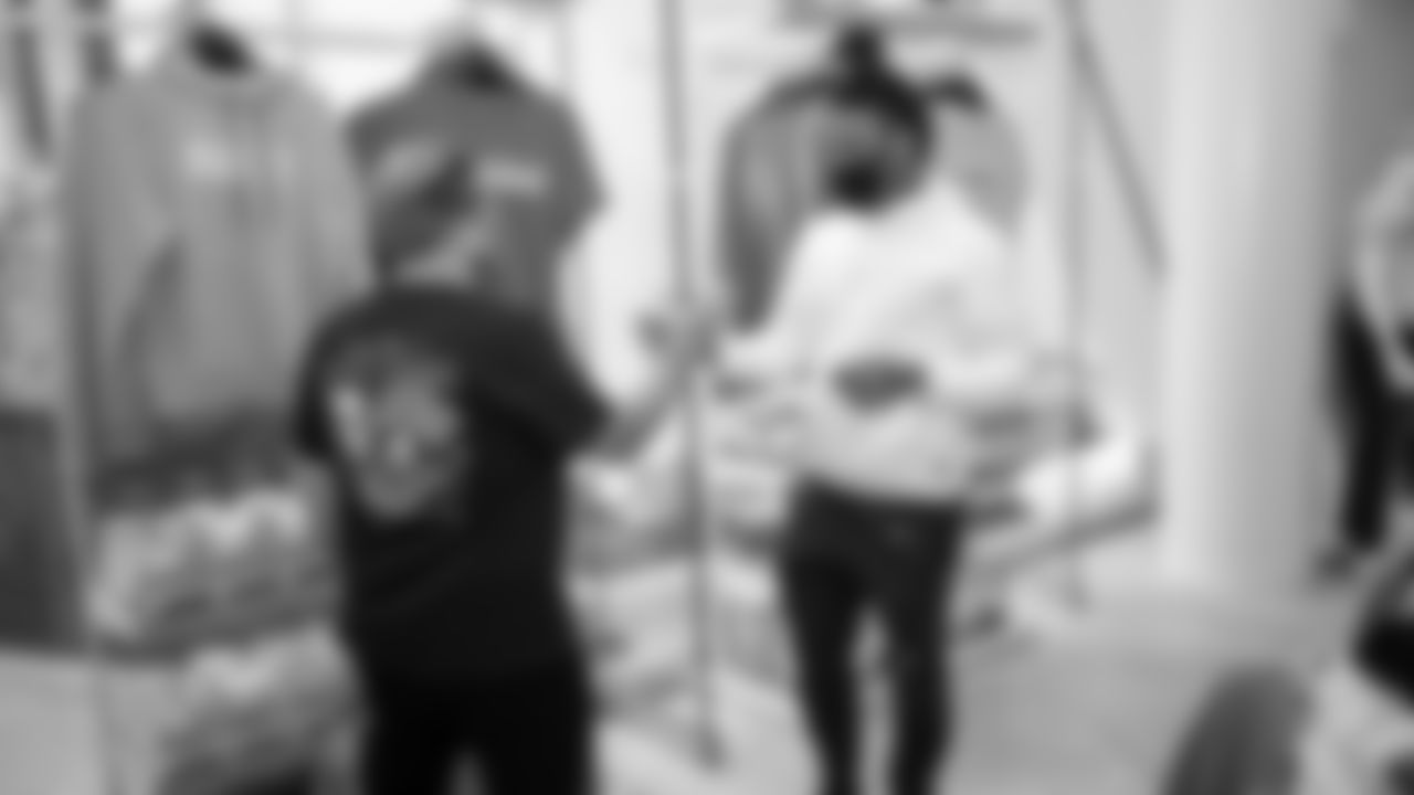 210526_SotoFamSoFi_018