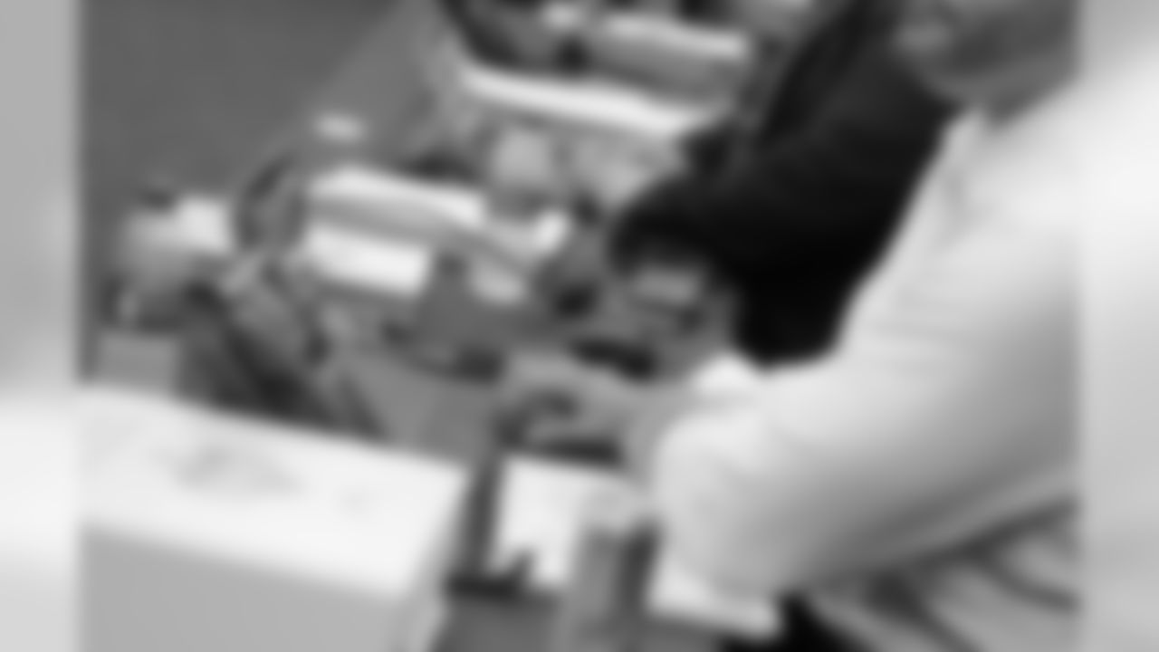 042519_Draft_Room_025