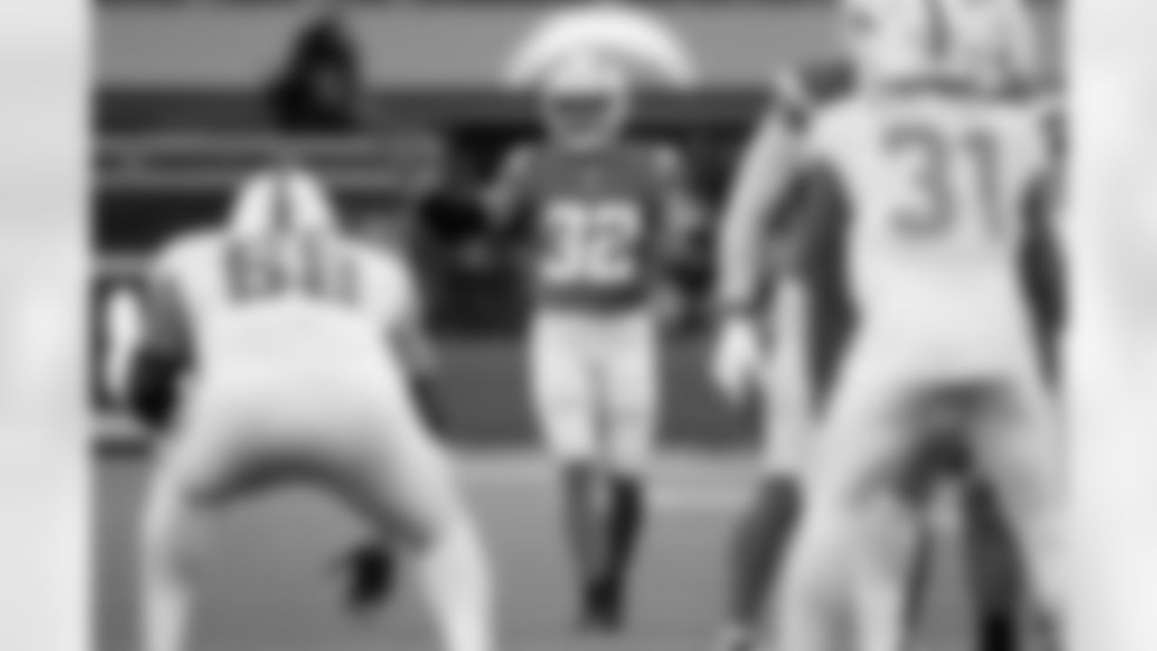 #32 | S | ALOHI GILMAN