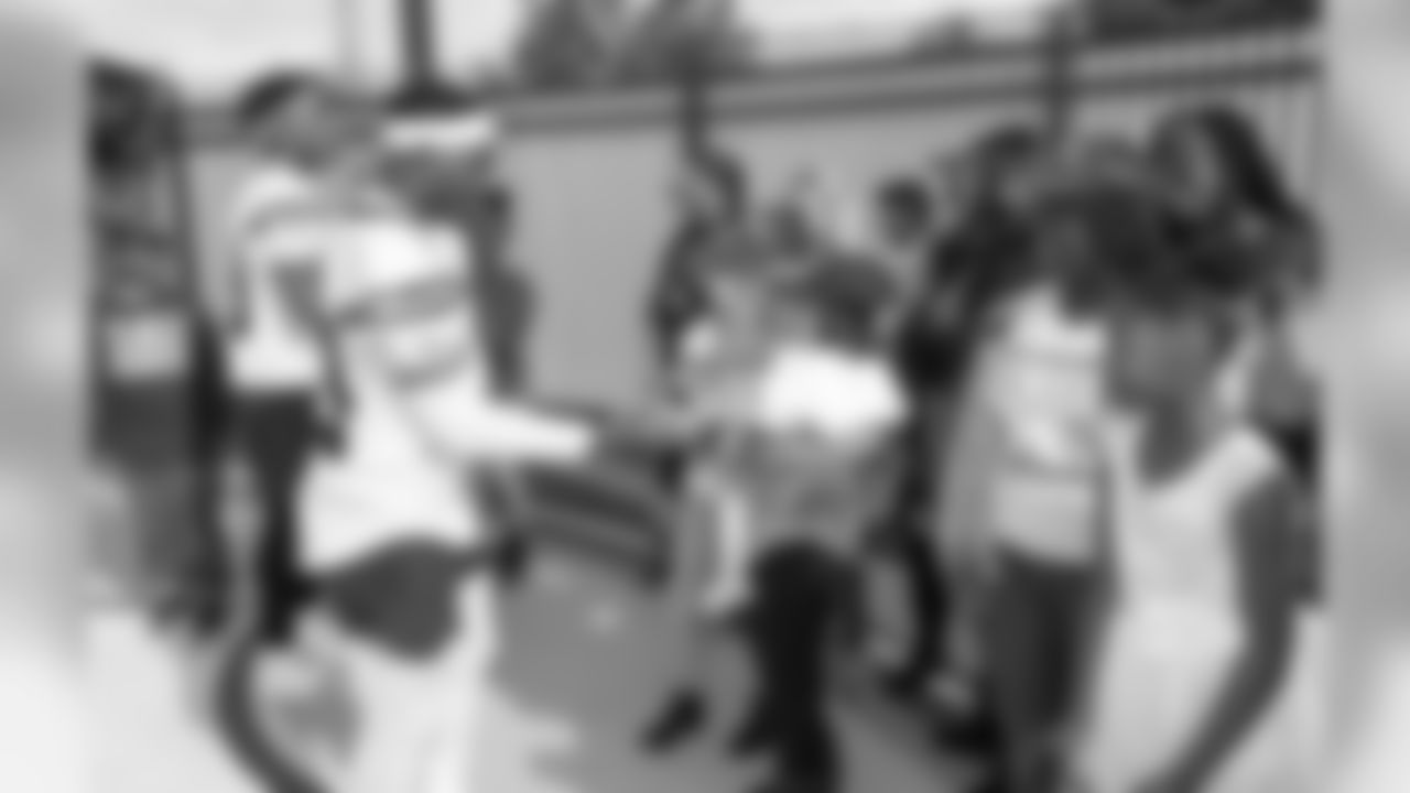 122018_Haywards_Hands012