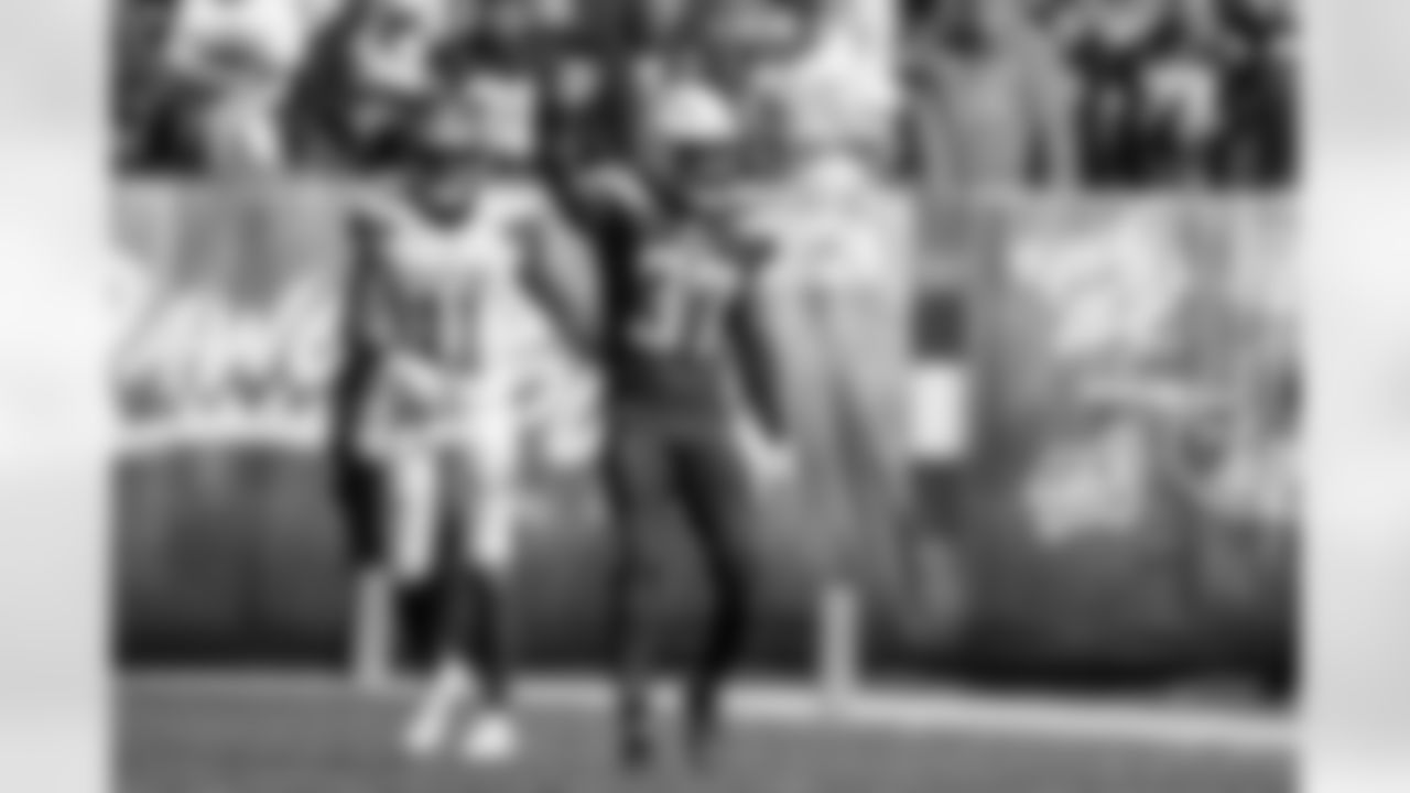 Jahleel Addae celebrates a tackle during the Week 6 matchup against the Cleveland Browns.
