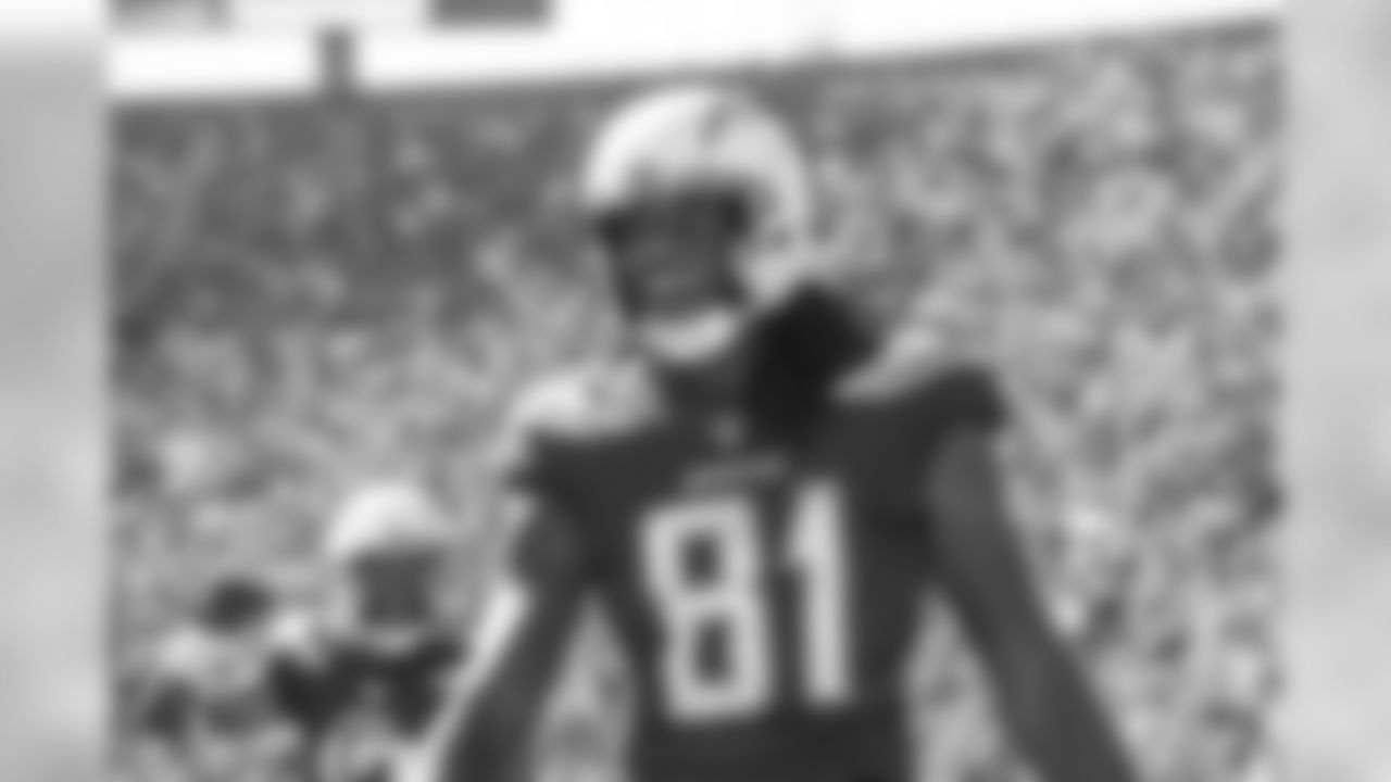 Mike Williams smiles after his second touchdown of the day during the Bolts' Week 3 matchup against the Rams at the LA Memorial Coliseum.