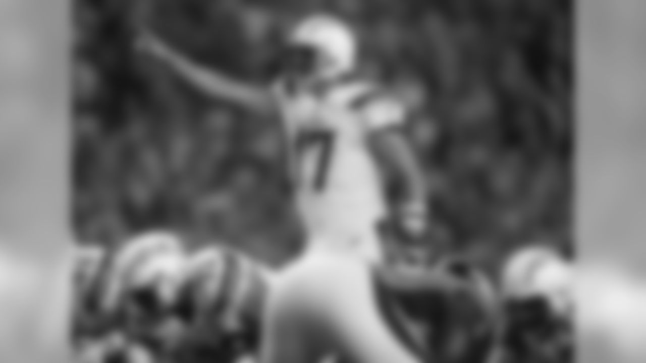 Los Angeles Chargers quarterback Philip Rivers (17) makes a call against the Denver Broncos during the first half of an NFL football game, Monday, Sept. 11, 2017, in Denver. (AP Photo/David Zalubowski)