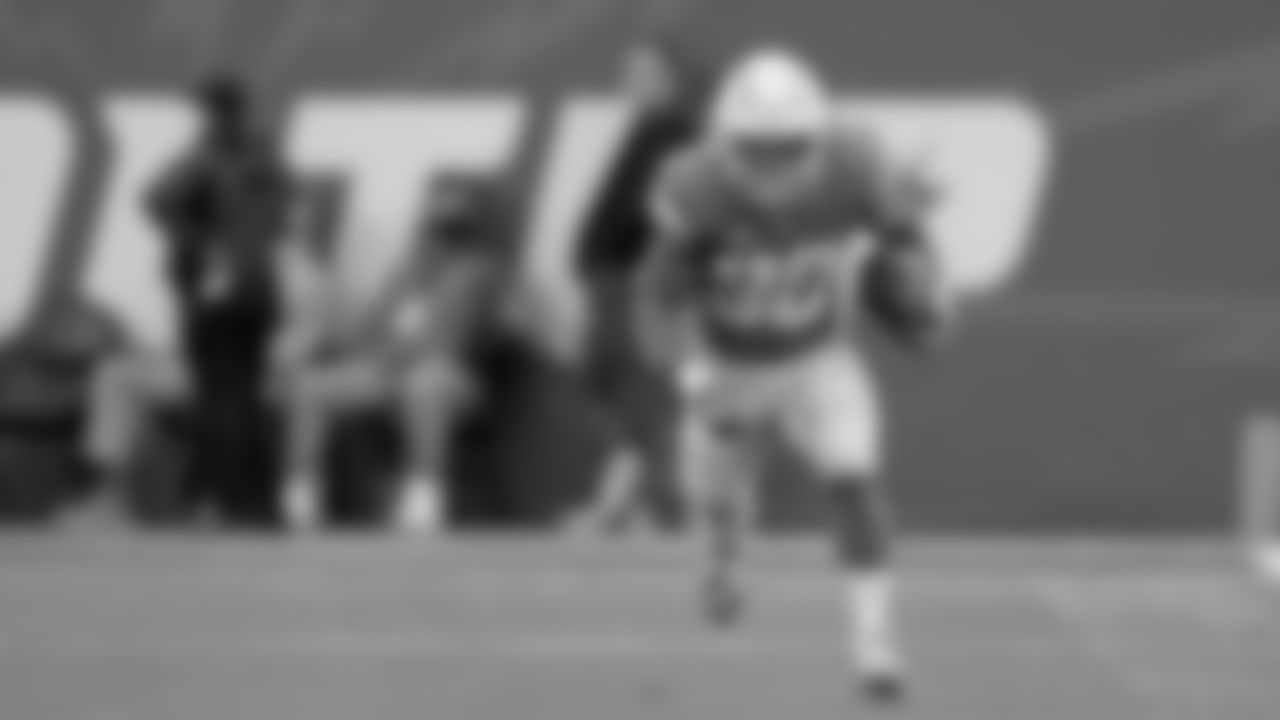 21TopShots_Ekeler_047