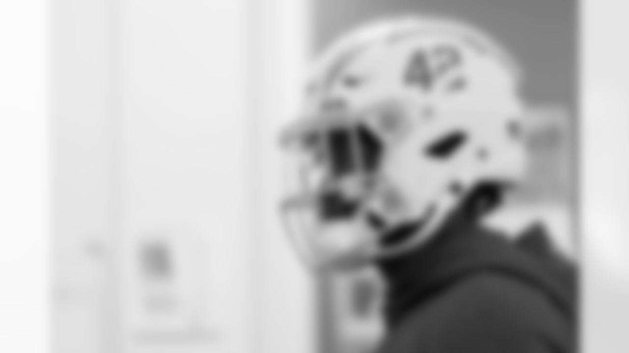 The Chargers 2023 rookie class gets fitted for their gear