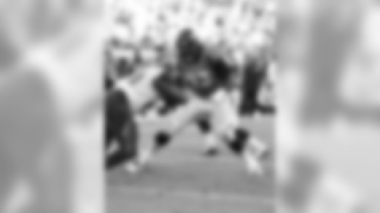 Denver Broncos tackle Russell Okung (73) sets to block s during a week four NFL football game against the Tampa Bay Buccaneers in Tampa, Fla. Denver won 27 - 7. (Al Messerschmidt via AP)