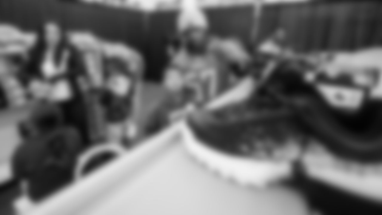 191203_ShoeGiveaway_CME_035