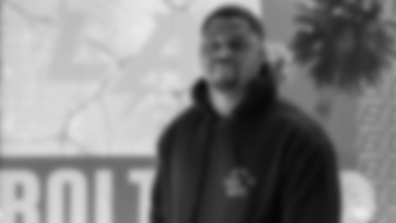 220316_KhalilMack_Studio_MN_086